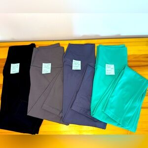 SOLD** Savvi Leggings Bundle of 4 *XSmall & Small*